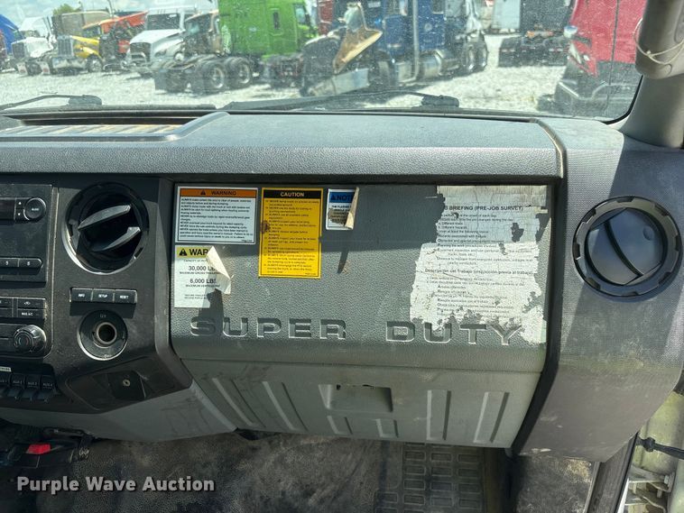image for item YA3188 2015 Ford F750 Super Duty chipper truck