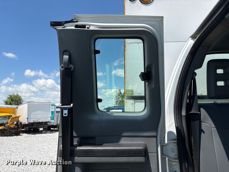image for item YA3188 2015 Ford F750 Super Duty chipper truck