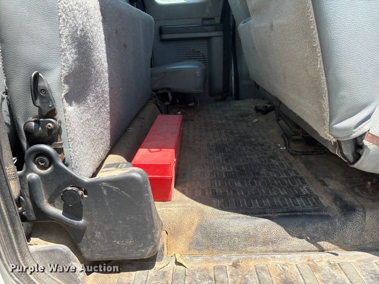 image for item YA3188 2015 Ford F750 Super Duty chipper truck