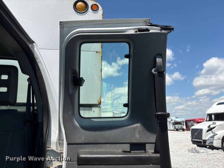 image for item YA3188 2015 Ford F750 Super Duty chipper truck