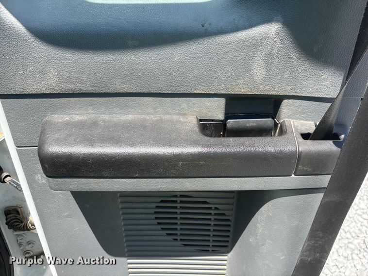 image for item YA3188 2015 Ford F750 Super Duty chipper truck