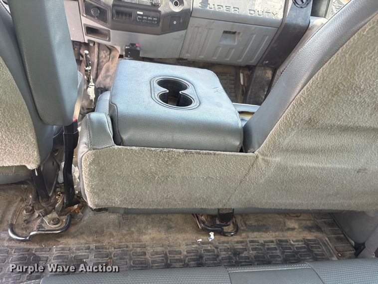 image for item YA3188 2015 Ford F750 Super Duty chipper truck