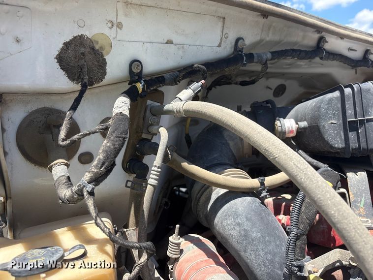 image for item YA3188 2015 Ford F750 Super Duty chipper truck
