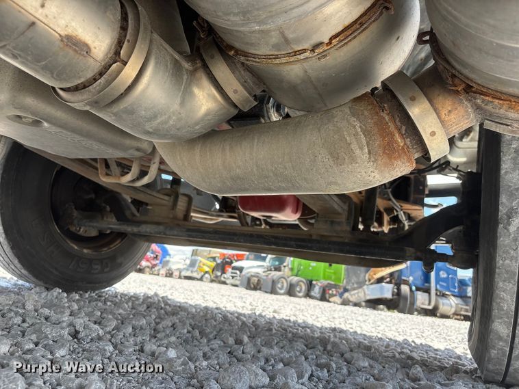image for item YA3188 2015 Ford F750 Super Duty chipper truck