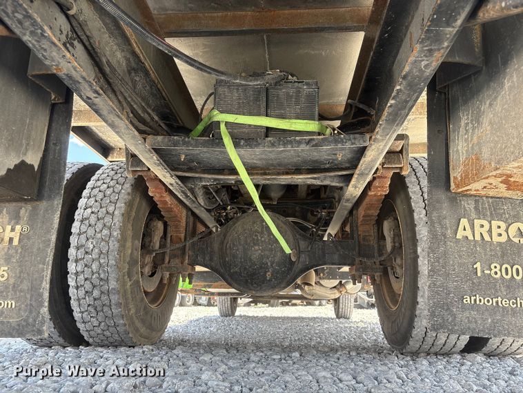 image for item YA3188 2015 Ford F750 Super Duty chipper truck