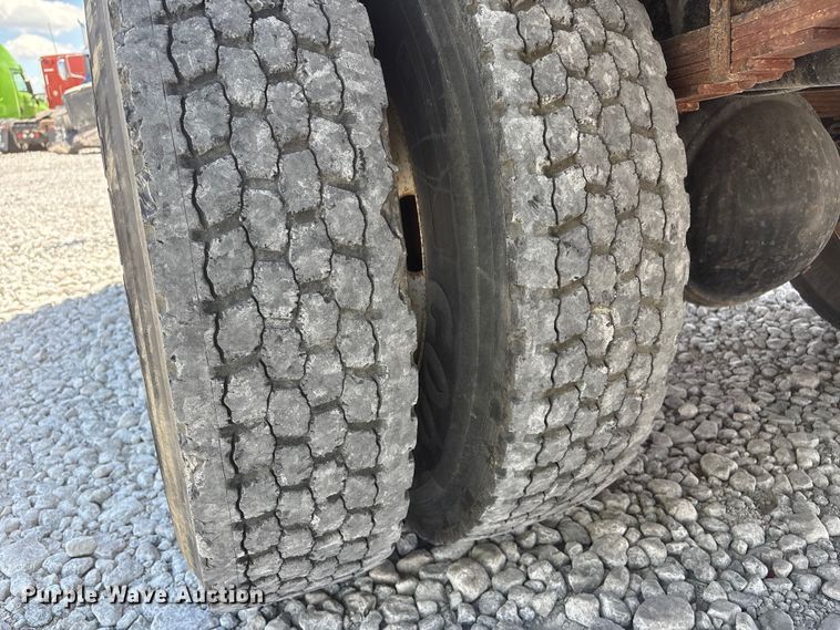 image for item YA3188 2015 Ford F750 Super Duty chipper truck