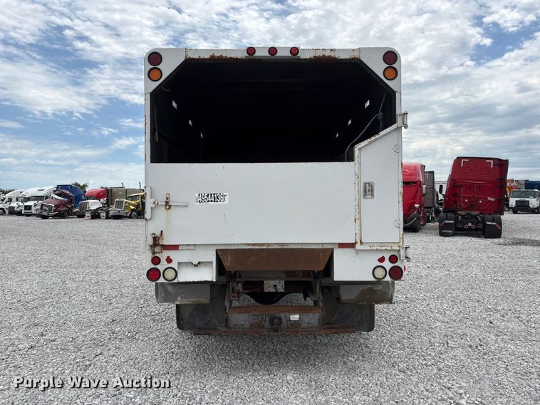 image for item YA3189 2015 Ford F750 chipper truck