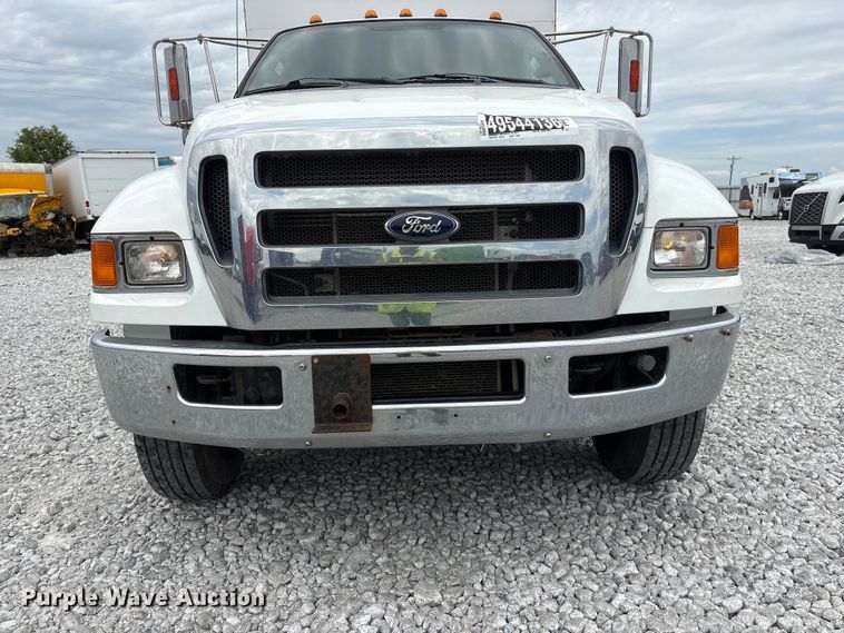 image for item YA3189 2015 Ford F750 chipper truck
