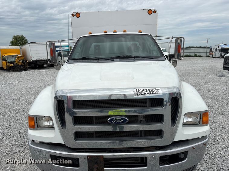 image for item YA3189 2015 Ford F750 chipper truck