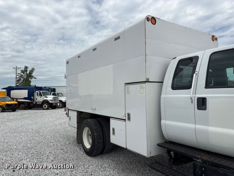 image for item YA3189 2015 Ford F750 chipper truck
