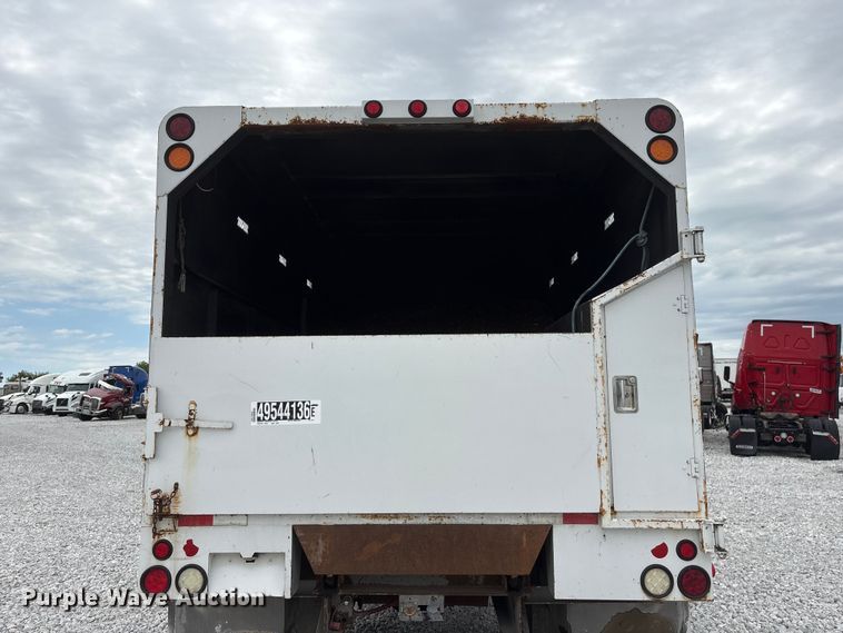image for item YA3189 2015 Ford F750 chipper truck