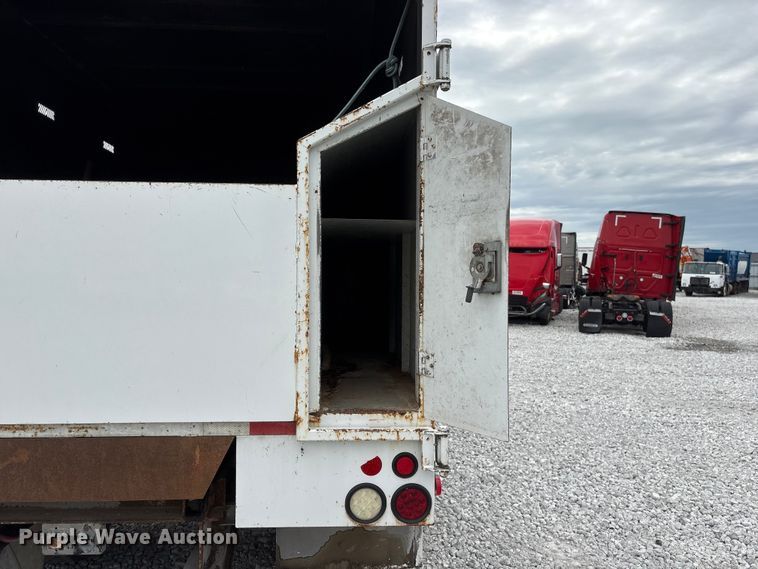 image for item YA3189 2015 Ford F750 chipper truck