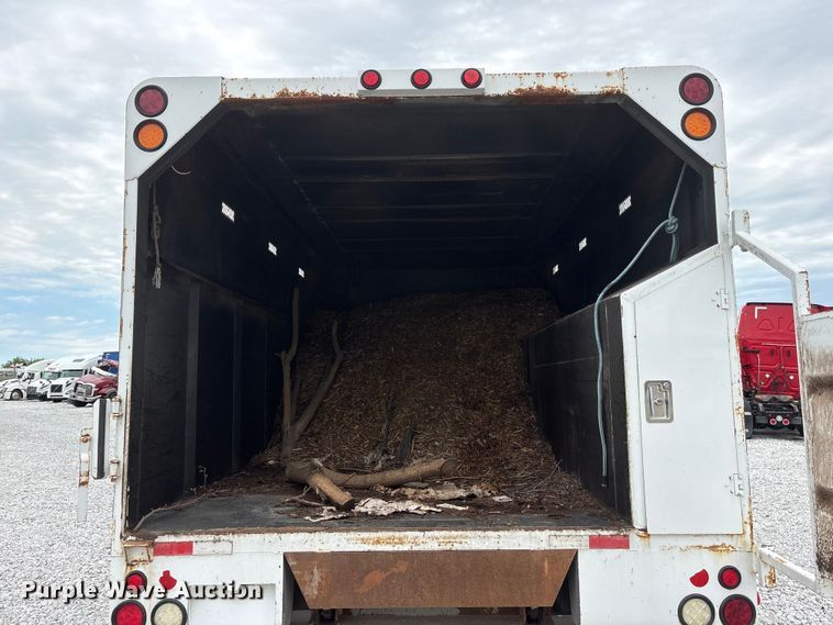 image for item YA3189 2015 Ford F750 chipper truck