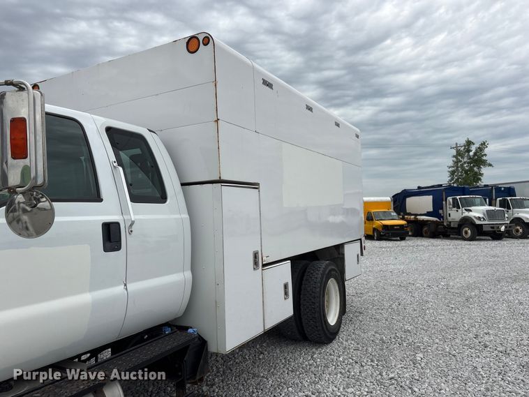 image for item YA3189 2015 Ford F750 chipper truck