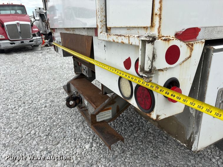 image for item YA3189 2015 Ford F750 chipper truck
