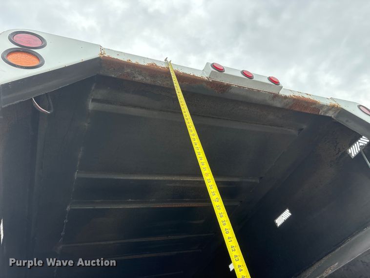 image for item YA3189 2015 Ford F750 chipper truck