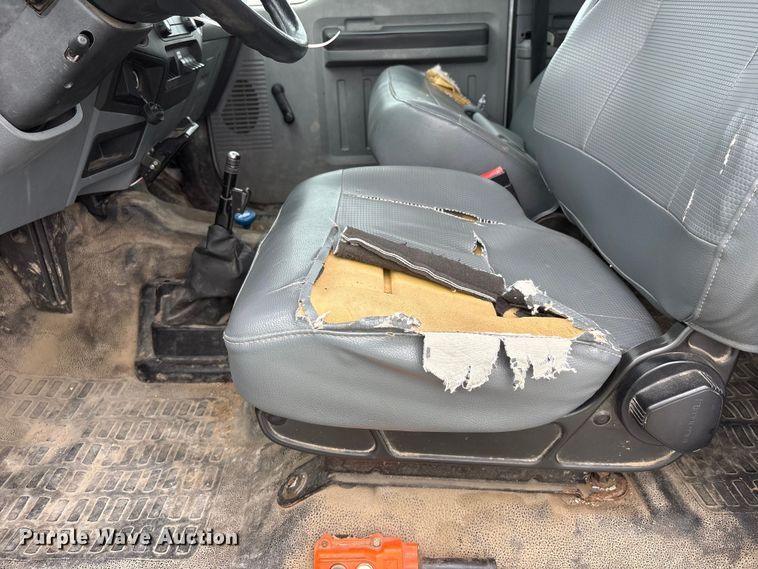 image for item YA3189 2015 Ford F750 chipper truck