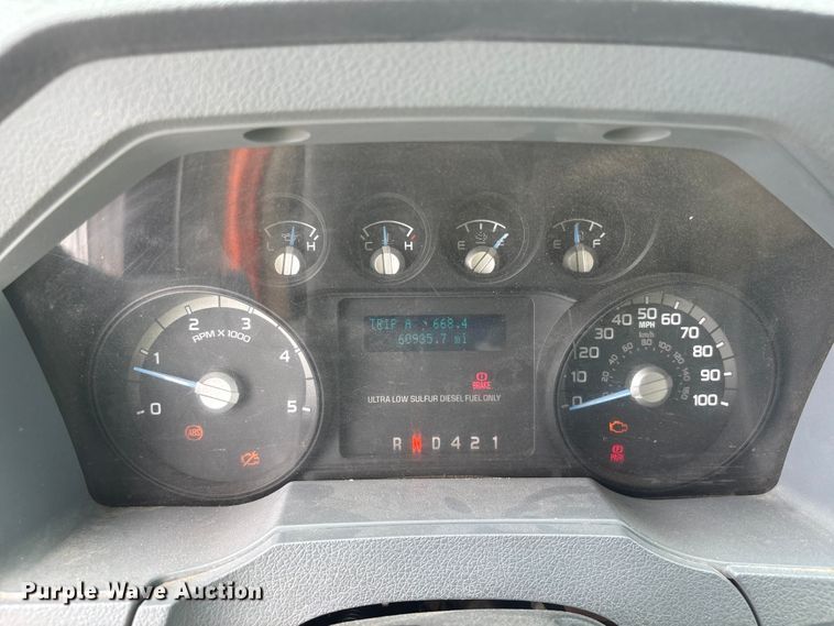image for item YA3189 2015 Ford F750 chipper truck
