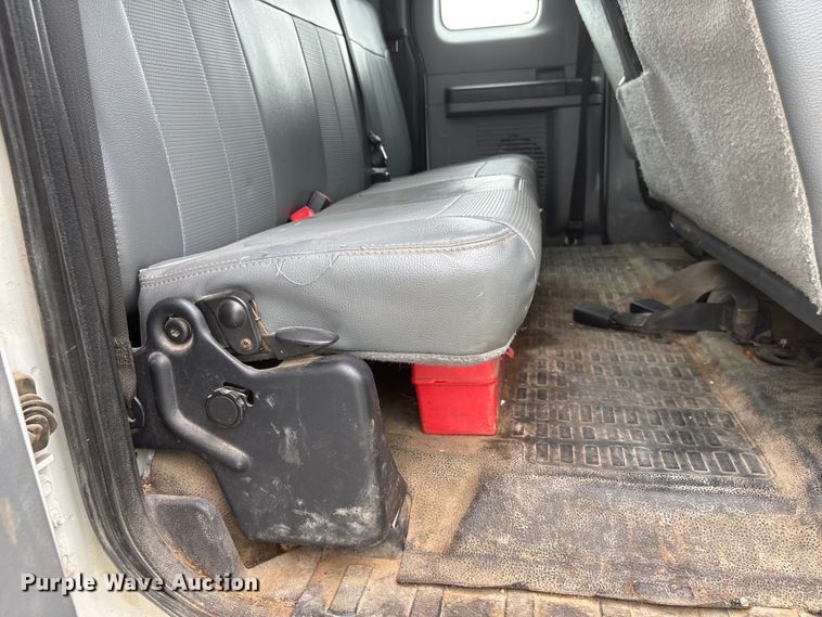 image for item YA3189 2015 Ford F750 chipper truck