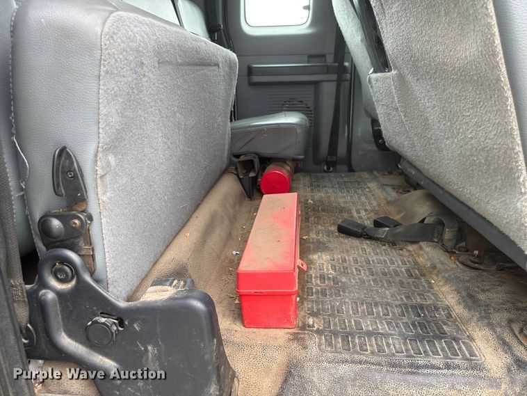 image for item YA3189 2015 Ford F750 chipper truck