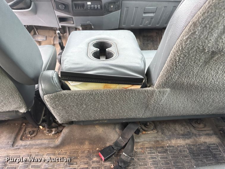 image for item YA3189 2015 Ford F750 chipper truck