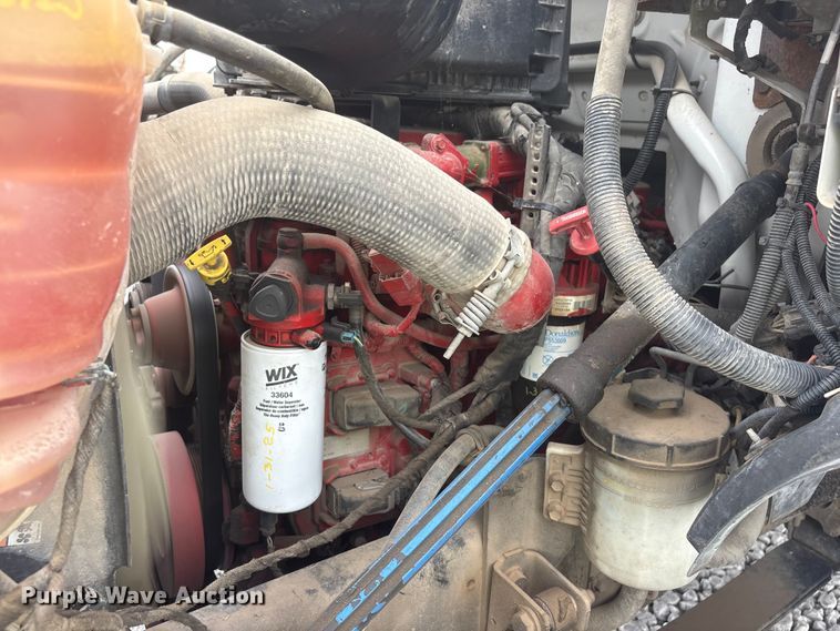 image for item YA3189 2015 Ford F750 chipper truck