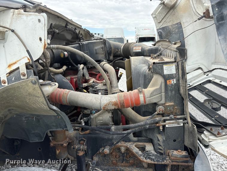 image for item YA3189 2015 Ford F750 chipper truck
