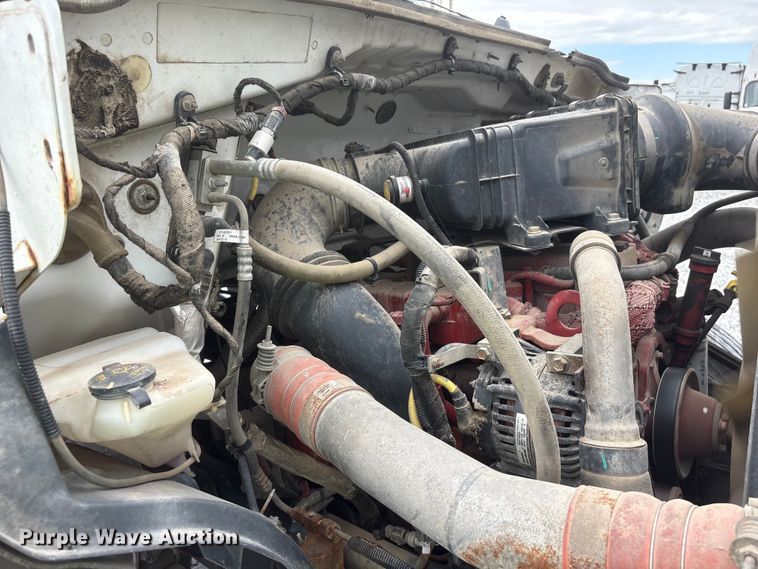 image for item YA3189 2015 Ford F750 chipper truck