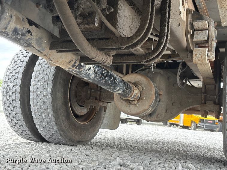 image for item YA3189 2015 Ford F750 chipper truck