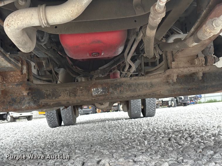 image for item YA3189 2015 Ford F750 chipper truck
