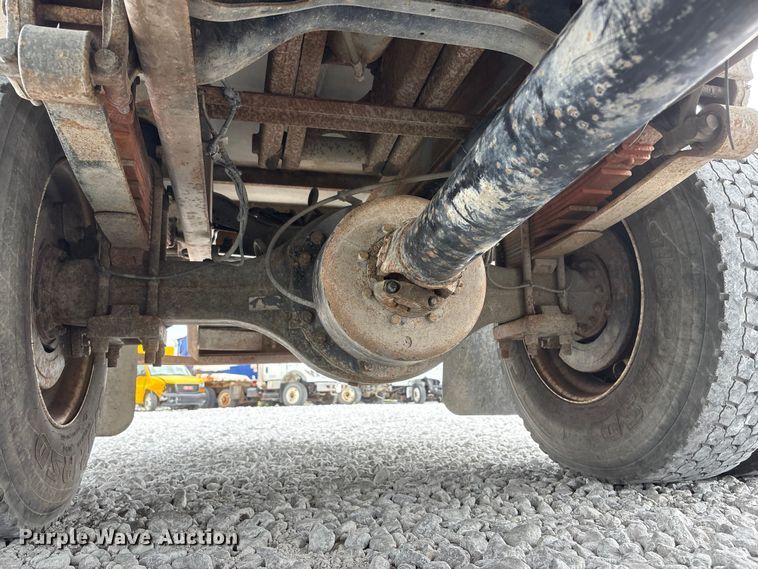 image for item YA3189 2015 Ford F750 chipper truck