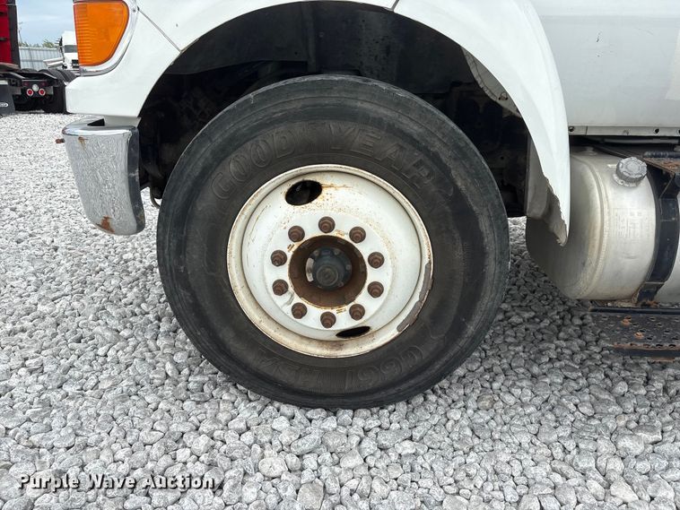 image for item YA3189 2015 Ford F750 chipper truck