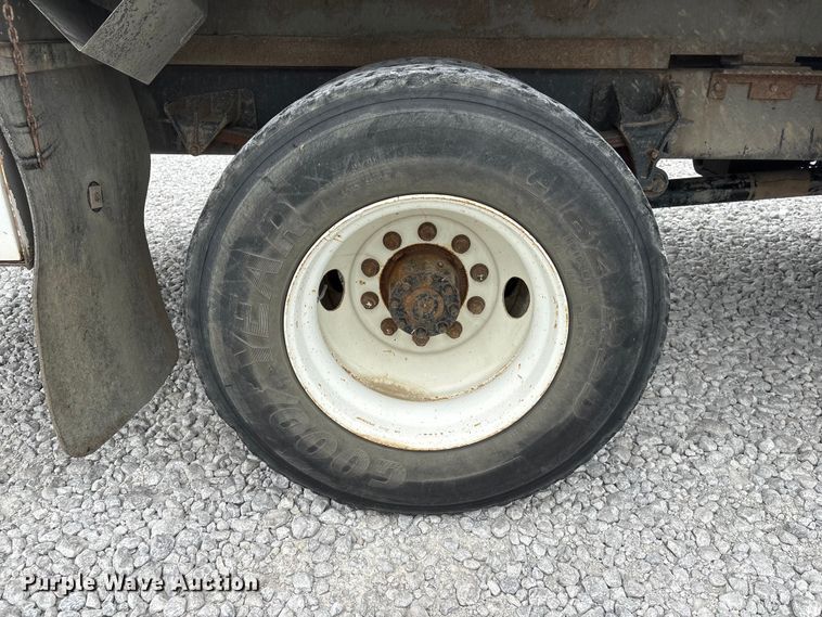 image for item YA3189 2015 Ford F750 chipper truck