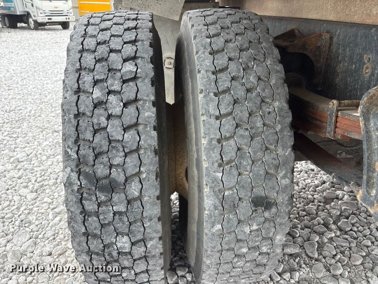 image for item YA3189 2015 Ford F750 chipper truck