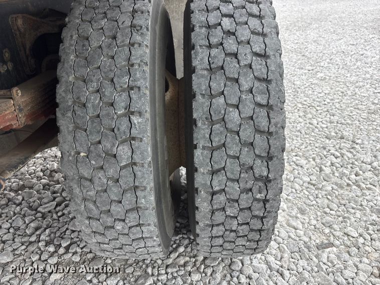 image for item YA3189 2015 Ford F750 chipper truck