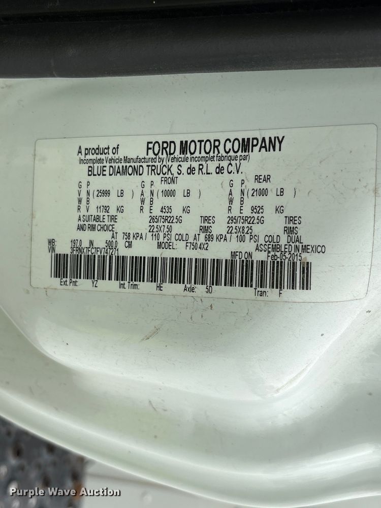 image for item YA3189 2015 Ford F750 chipper truck