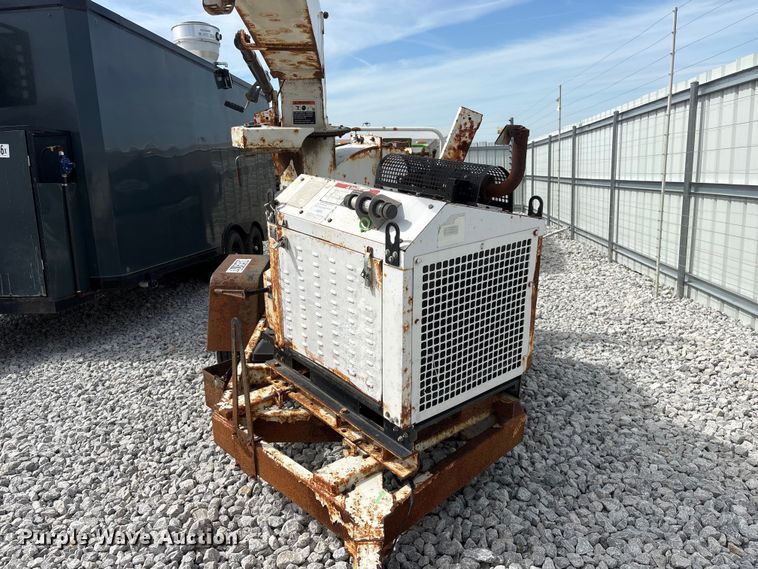 image for item YA3190 2015 Altec DC1317 wood chipper