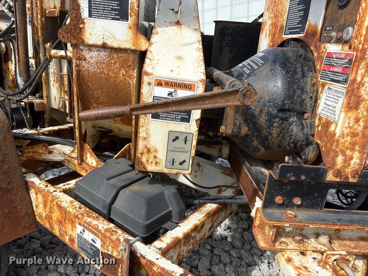 image for item YA3190 2015 Altec DC1317 wood chipper
