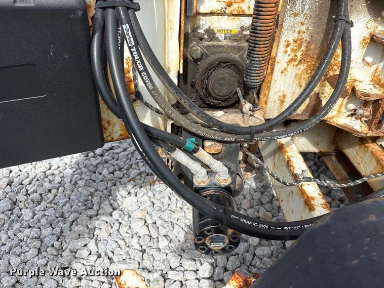image for item YA3190 2015 Altec DC1317 wood chipper
