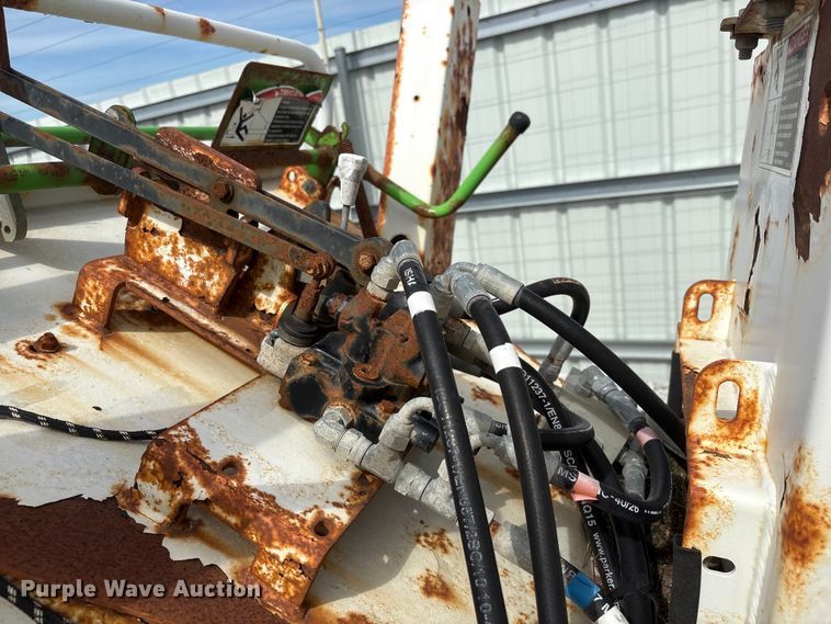 image for item YA3190 2015 Altec DC1317 wood chipper