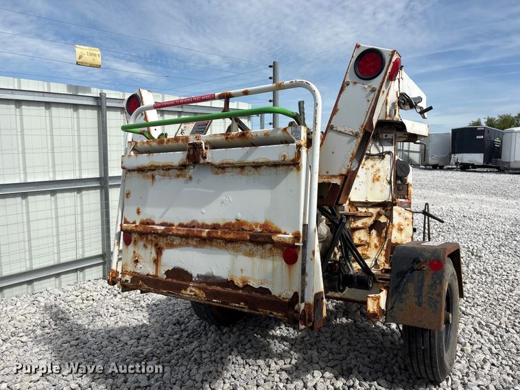 image for item YA3190 2015 Altec DC1317 wood chipper