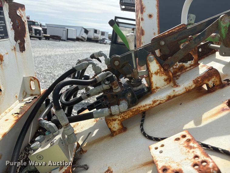 image for item YA3190 2015 Altec DC1317 wood chipper