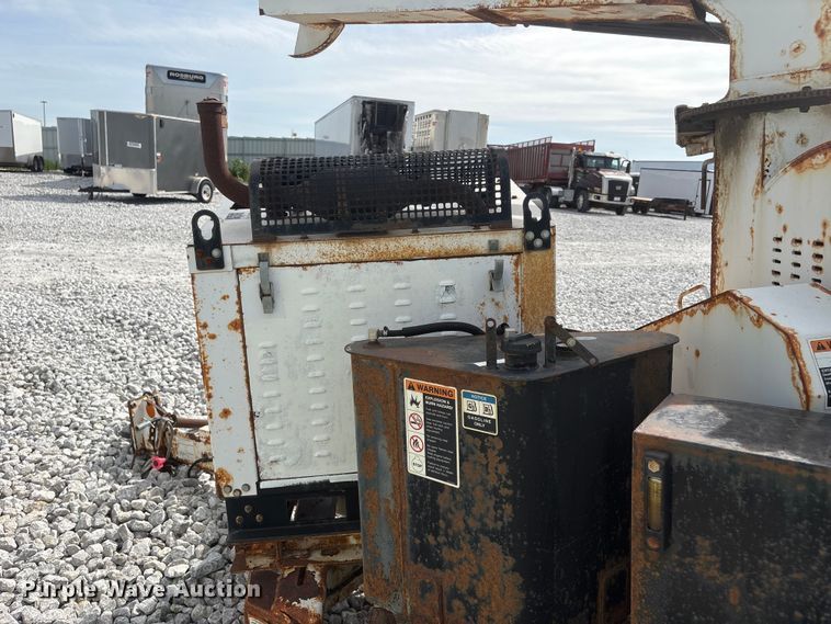 image for item YA3190 2015 Altec DC1317 wood chipper