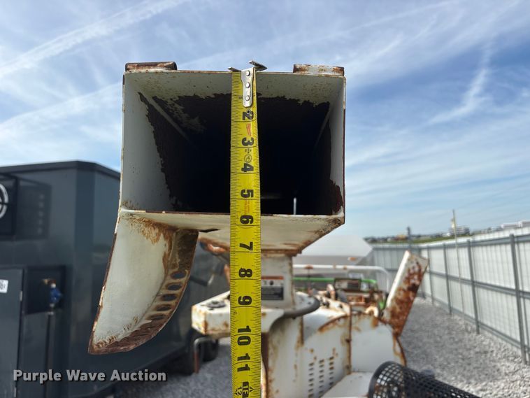 image for item YA3190 2015 Altec DC1317 wood chipper