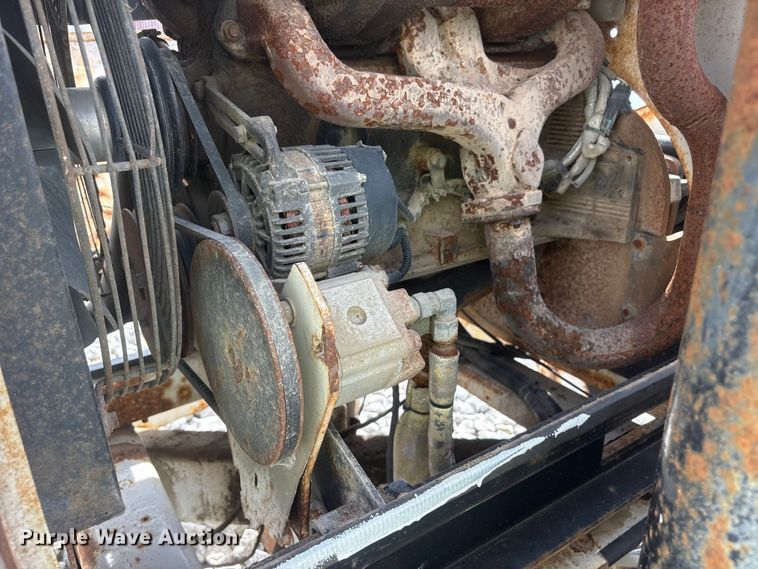 image for item YA3190 2015 Altec DC1317 wood chipper