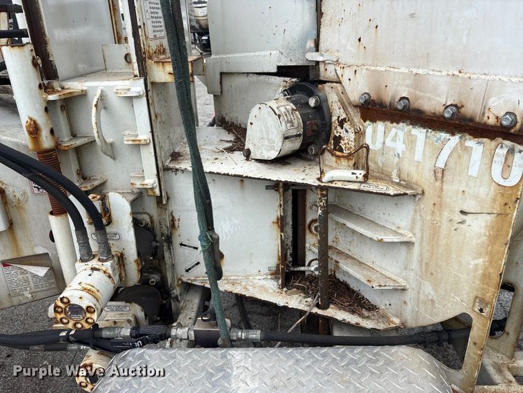 image for item YA3194 2017 Bandit 200UC wood chipper
