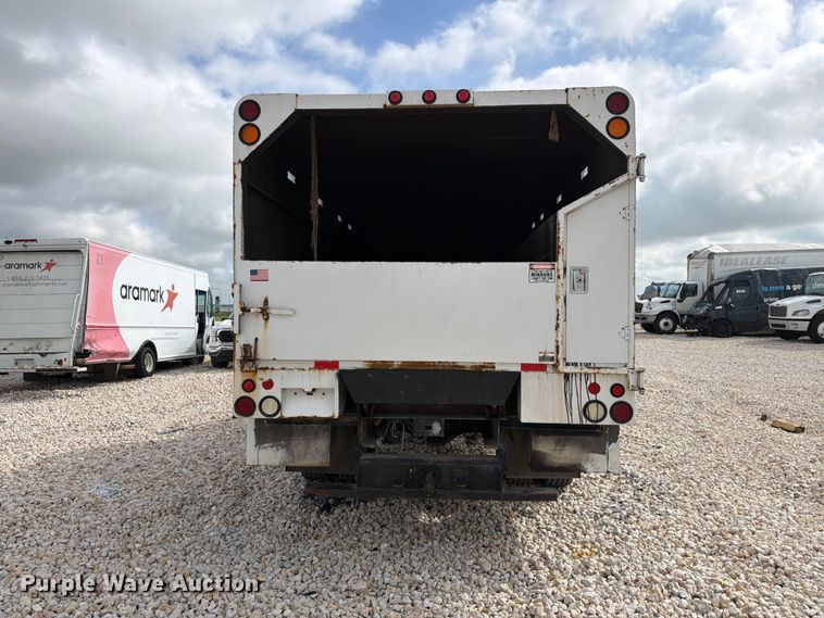 image for item YA3210 2016 Ford F650 Super Duty chipper truck