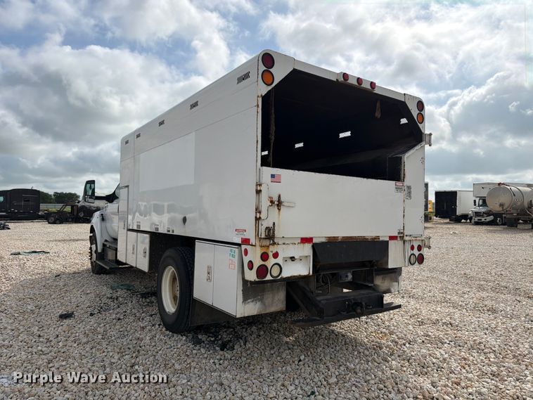 image for item YA3210 2016 Ford F650 Super Duty chipper truck
