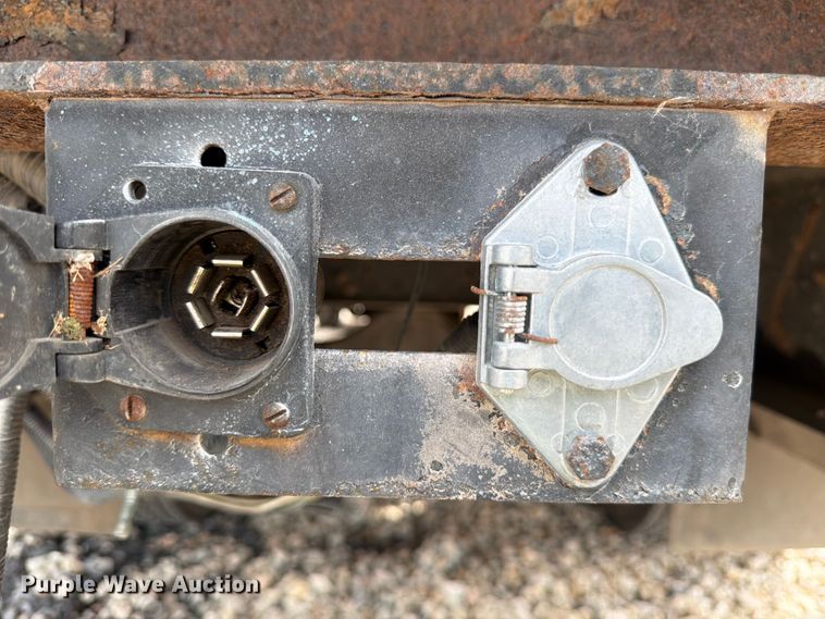 image for item YA3210 2016 Ford F650 Super Duty chipper truck