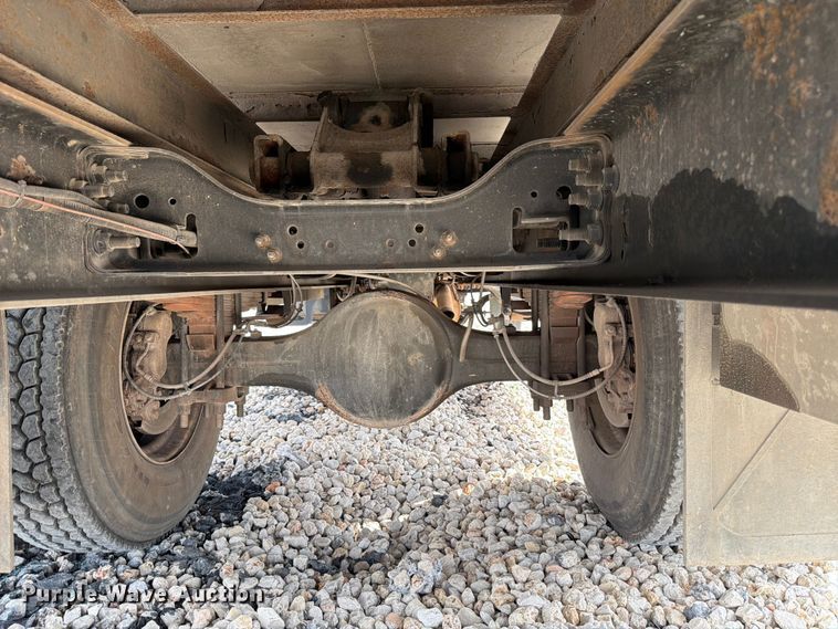 image for item YA3210 2016 Ford F650 Super Duty chipper truck
